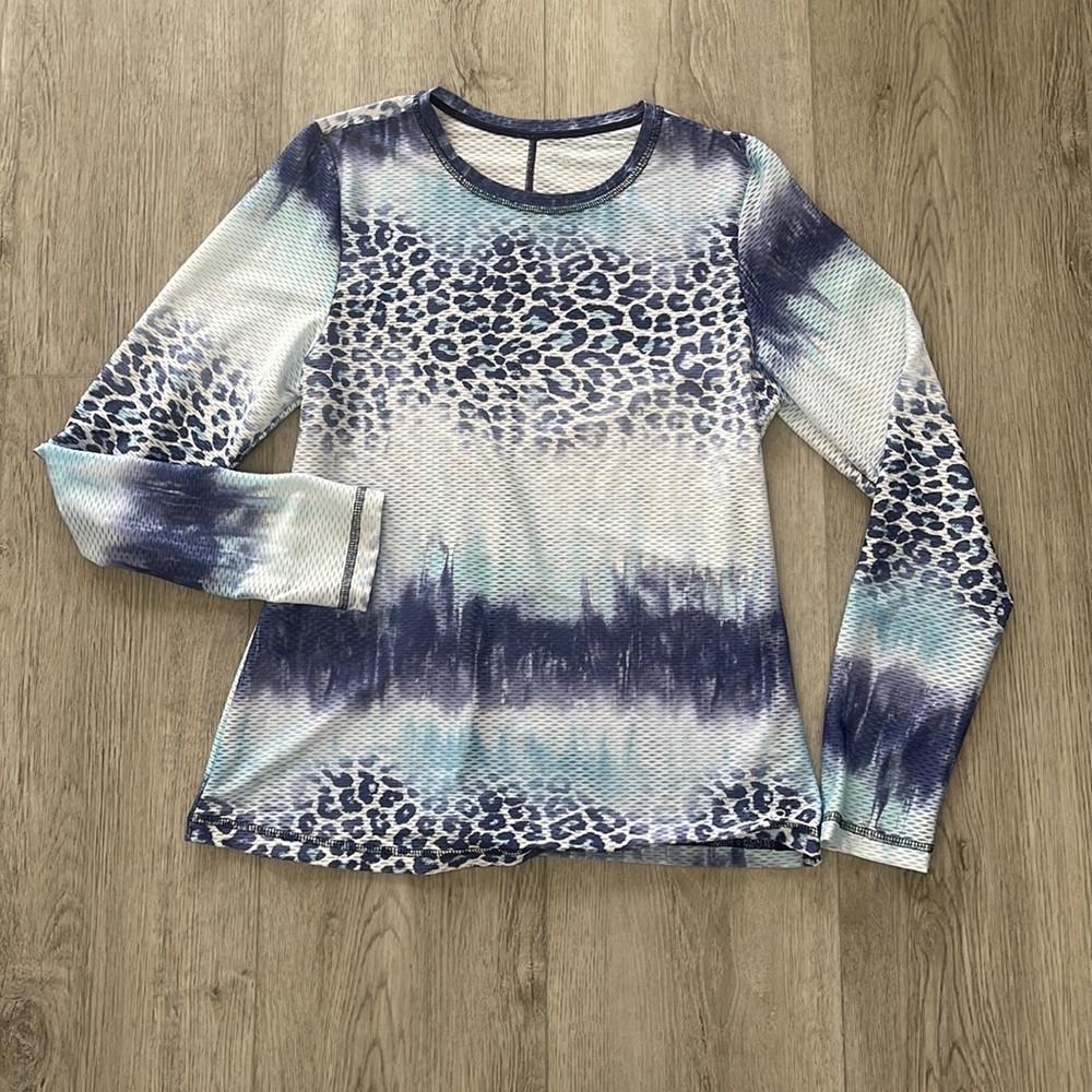 Sofibella Dri-fit Top size Large NWOT